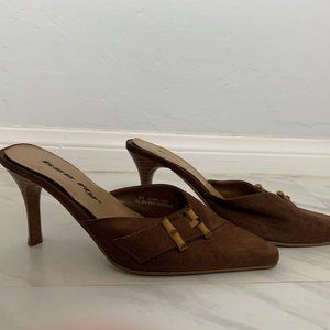 Bee Fly Brown Suede Wooden Heels